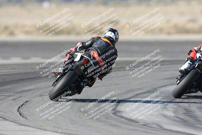 media/Dec-01-2025-Moto Forza (Mon) [[2daa91e15f]]/1-Advanced Group/Session 2 Turn 11 Backside/